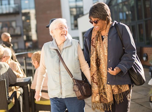 6 Top tips for making friends in retirement