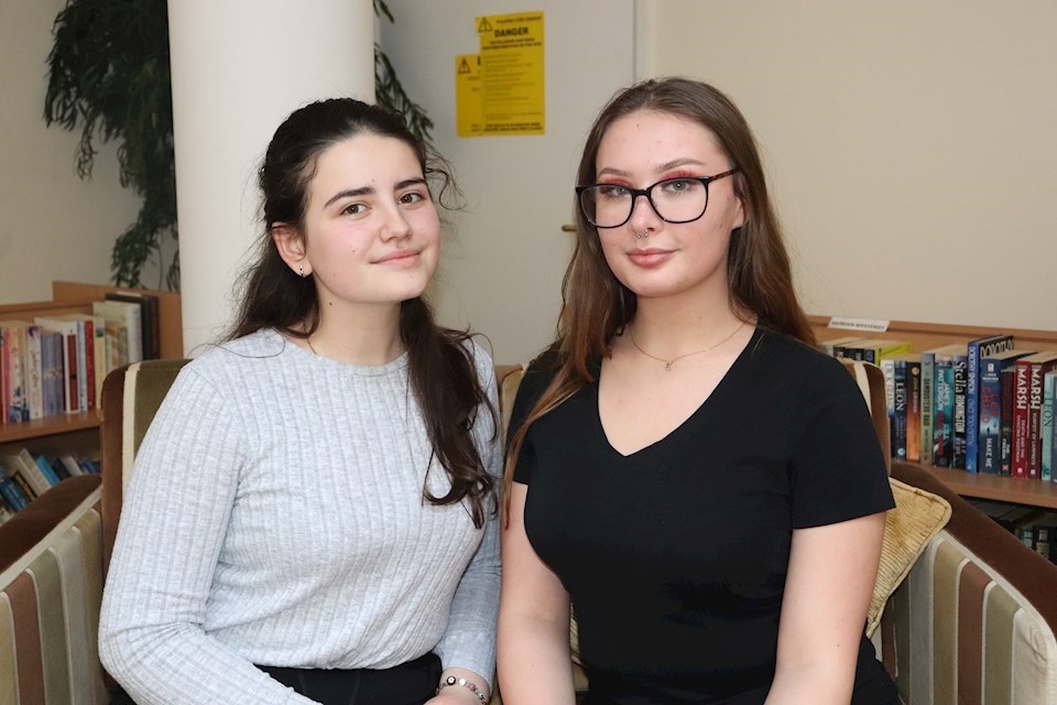 How volunteering helps students: Jessica & Kyamille’s time at Yates Court