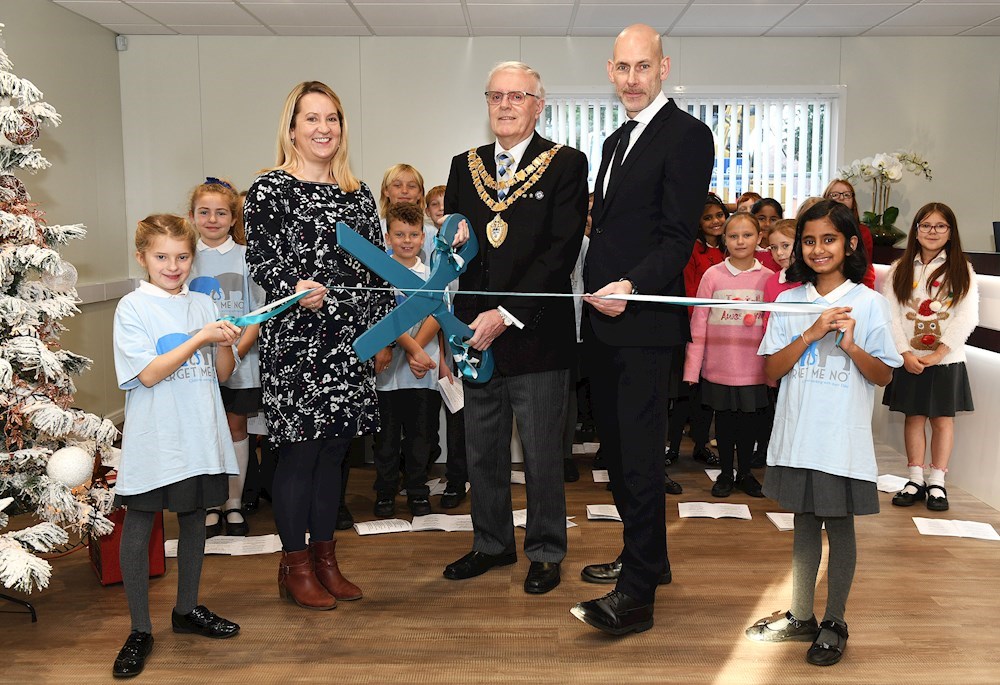 Children from Haslucks Green Junior School join Mayor of Solihull to officially open ExtraCare’s Solihull Retirement Village Show Homes